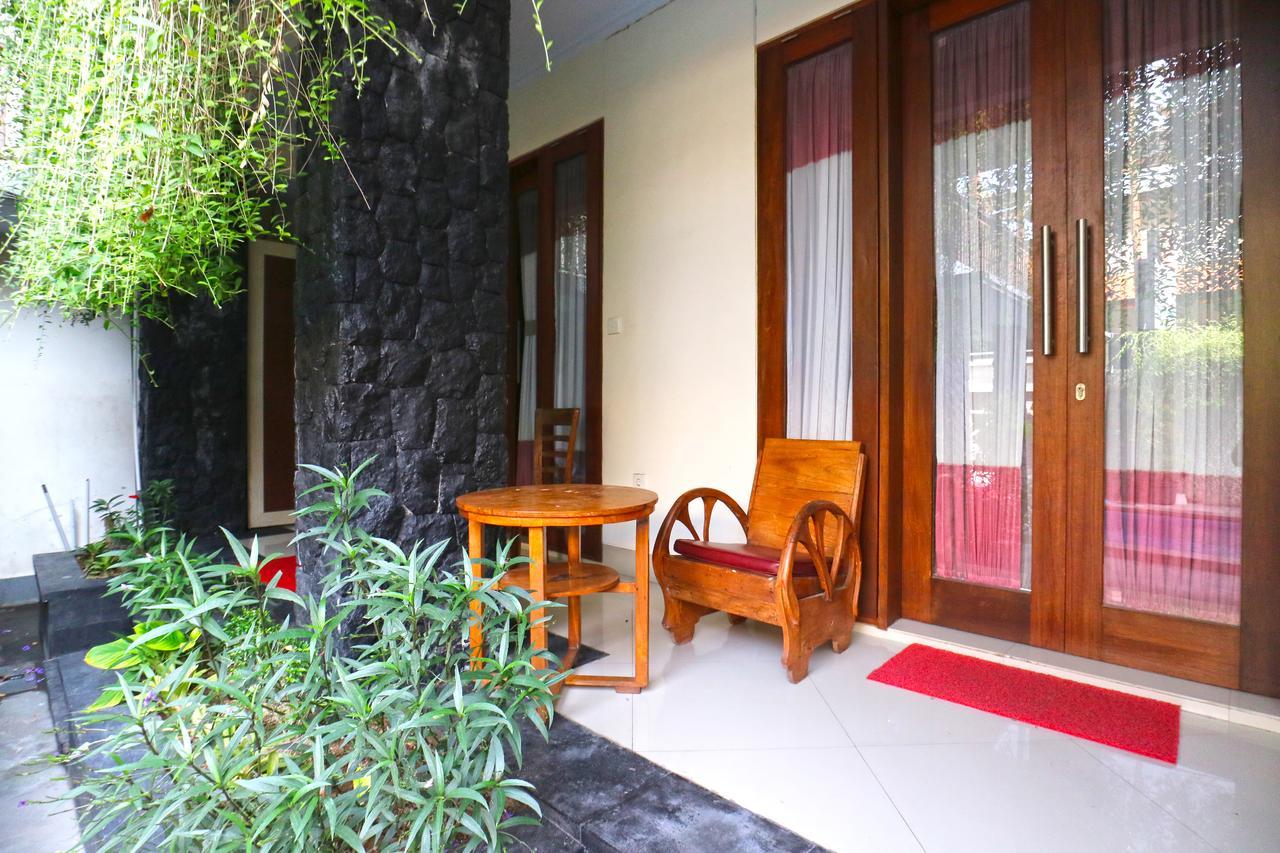 D'Astri Guesthouse Sanur Redpartner เดนปาซาร์ ภายนอก รูปภาพ